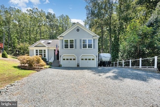 2438 Harpoon Dr, Stafford, VA 22554