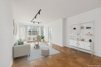 401 E 74th St Unit 10E, New York, NY 10021