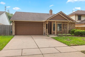 2035 Creek Valley Ln, Sugar Land, TX 77478