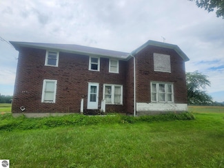 2715 Meadow Rd, Tawas City, MI 48763