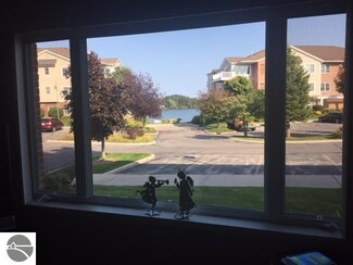 1122 Lake Ridge Dr Unit 101, Traverse City, MI 49684