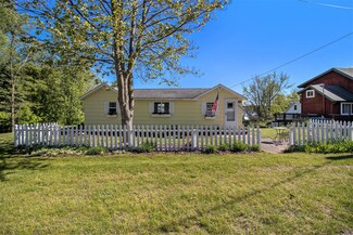 259 5th St, Pentwater, MI 49449