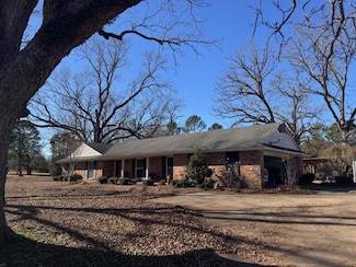 28 Cardinal Ln, Starkville, MS 39759