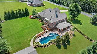 14472 S Mountain Rd, Lowell, AR 72745