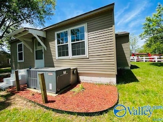 1419 Danville Rd SW, Decatur, AL 35601