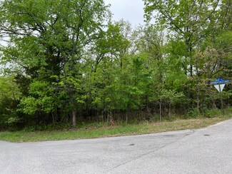 000 Adams Rd, Forsyth, MO 65653