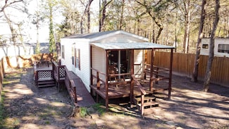 912 Hickory Hills Dr, Murchison, TX 75778