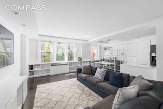 207 E 74th St Unit 1J, New York, NY 10021