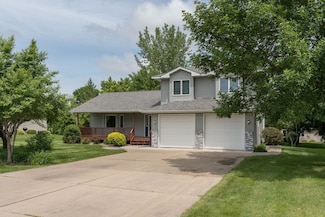 1801 1st St E, Glencoe, MN 55336