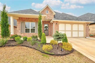 200 Pont de Normandie Ct, Edmond, OK 73034