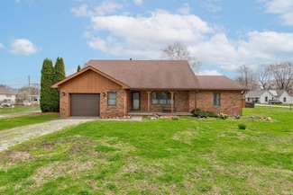 4038 S 116 Rd E, Oakford, IN 46965