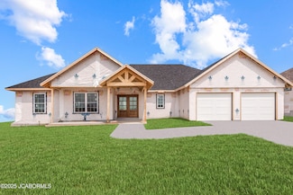 210 Pioneer Trail Dr, Jefferson City, MO 65109