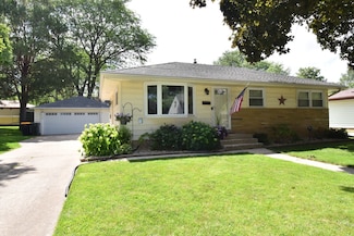 2961 S 102nd St, Milwaukee, WI 53227