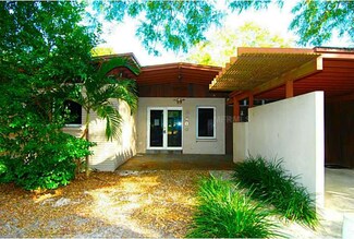 5200 Eastchester Dr, Sarasota, FL 34234