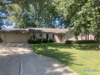 105 Oak Meadows Dr, Bryan, OH 43506