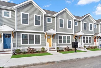 50 Mavis St Unit 4, Pawtucket, RI 02860
