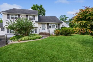 2 Leland Rd, Edison, NJ 08817