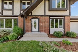 7517 W 84th St, Bloomington, MN 55438