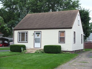 2426 42nd St NW, Canton, OH 44709