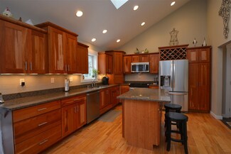 4 Bunker Dr, Grantham, NH 03753