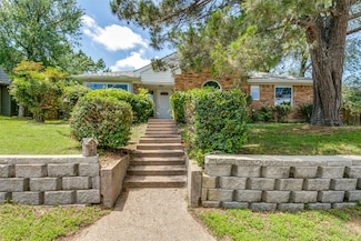 213 S Macarthur Blvd, Coppell, TX 75019