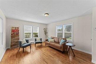 813 NW A St, Bentonville, AR 72712