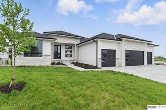 5413 N 212th St, Omaha, NE 68022