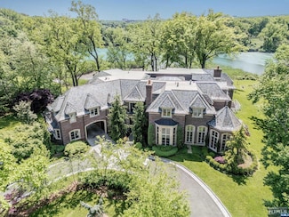 1500 River Rd, Teaneck, NJ 07666