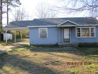55 Diane Ln, Bolivar, TN 38008