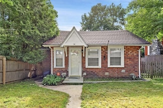 14 Pine St, Lake Peekskill, NY 10537