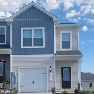 54 Cramsford St, Falling Waters, WV 25419