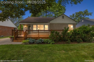 2111 Ellwood Ave, Berkley, MI 48072