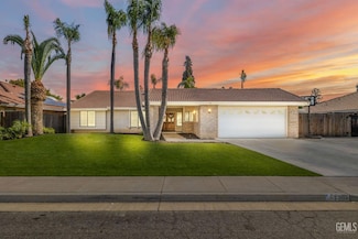 7101 Aztec Way, Bakersfield, CA 93308