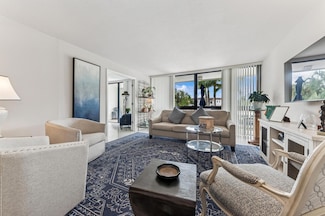 2000 Presidential Way Unit 2050, West Palm Beach, FL 33401