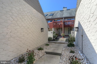 593 Geneva Dr Unit 17, Mechanicsburg, PA 17055