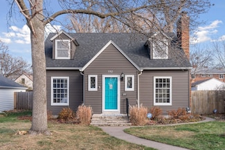 3742 Hubbard Ave N, Robbinsdale, MN 55422