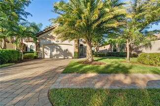 7351 Lantana Cir, Naples, FL 34119