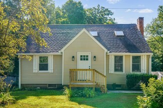 8 Palmer Ave, Kittery, ME 03904