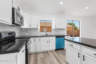 3745 W Fitzwater Ct, Tucson, AZ 85746
