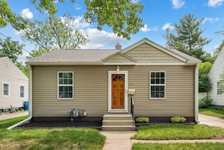 2117 Randolph St, Waterloo, IA 50702