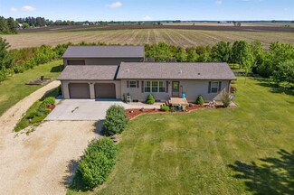 3730 W Bennington Rd, Cedar Falls, IA 50613