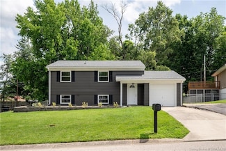 605 Navajo Dr, New Albany, IN 47150