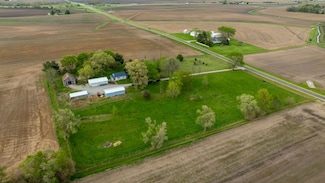 1359 S Four Bridges Rd, Niantic, IL 62551