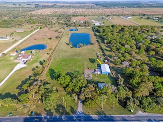 2410 S Brocksmith Rd, Fort Pierce, FL 34945