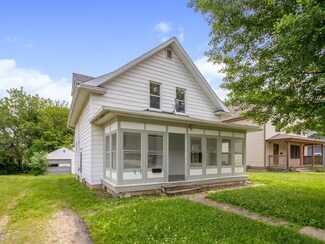 1527 29th St, Des Moines, IA 50311