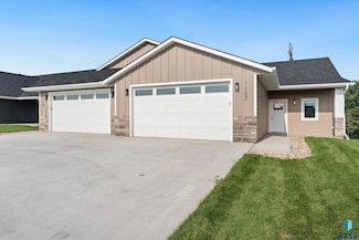 1107 S Foss Ave, Sioux Falls, SD 57110