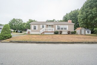 15 Hummingbird Ln, Tiverton, RI 02878