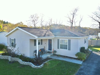 176 Christian Fork Loop, Princeton, WV 24740