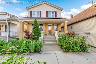 2429 Holmes St, HamtraMcK, MI 48212