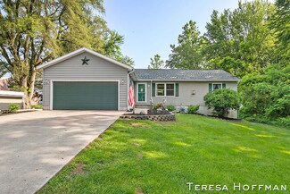 137 Oak St, Wayland, MI 49348